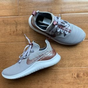 Women’s Nike Free Train sneakers